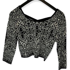 Women's Xhilaration Cropped Sweater Size Large